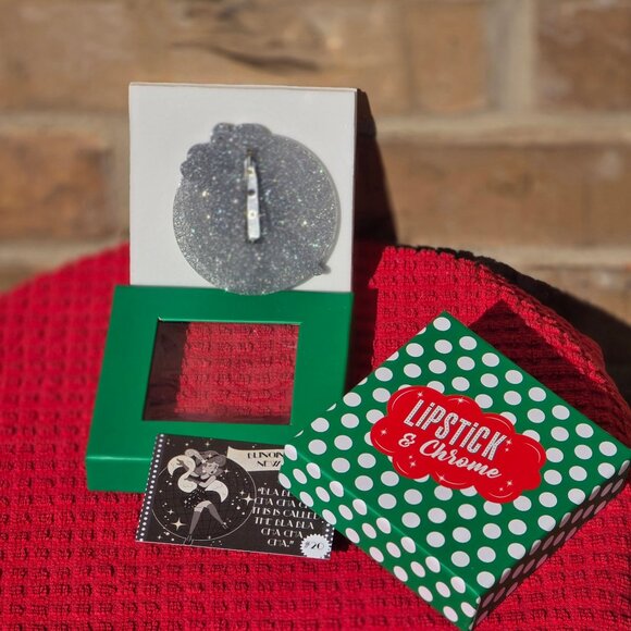 NWT Lipstick & Chrome New Year's Eve Broach - Picture 2 of 2